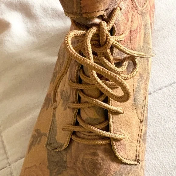 Latigo Floral Ankle Boots - Picture 5 of 7